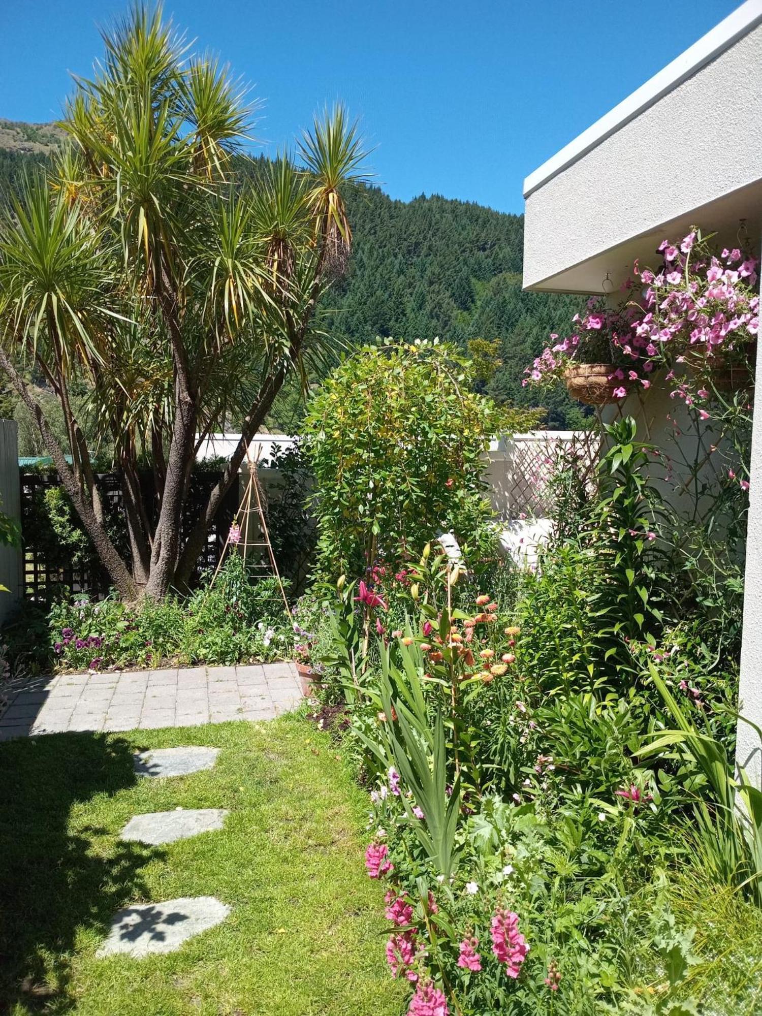 Queenstown Retreat Exterior photo